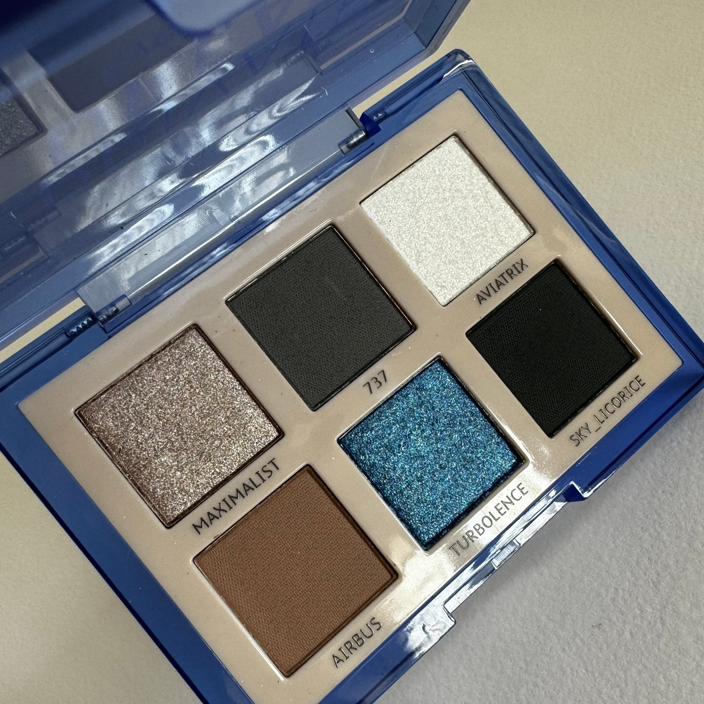 ASTRA - PRIVATE DREAM EYES PALETTE 04 JET